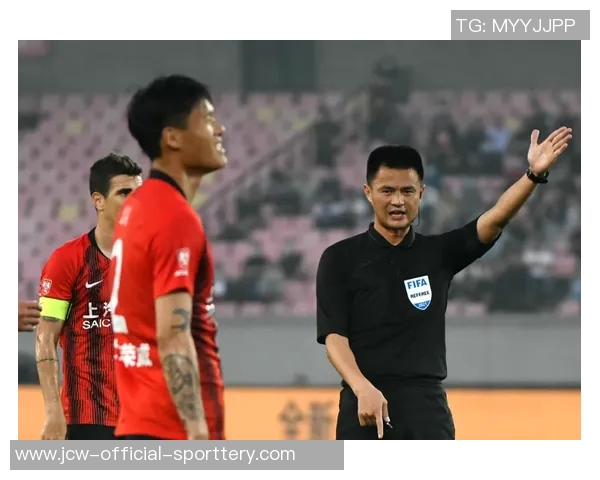 广东老板为何推搡裁判?或因质疑吹罚尺度不一 广东老板为何推搡裁判?或因质疑吹罚尺度不一