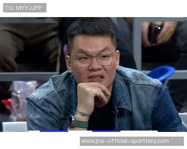 真是皮!辽篮球迷恶搞哈德森赛后采访 真是皮!辽篮球迷恶搞哈德森赛后采访