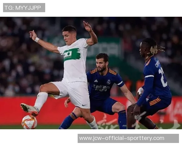 埃尔切主帅:皇马第二个进球明显犯规在先,判罚引发热议 埃尔切主帅:皇马第二个进球明显犯规在先,判罚引发热议